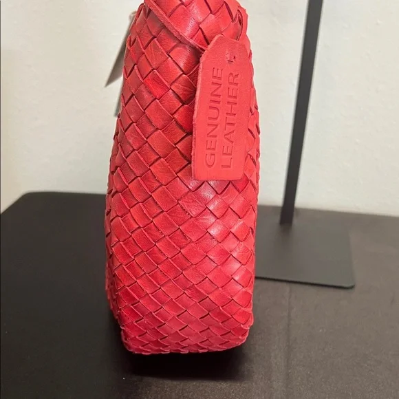 GLB | Woven Leather Hobo Bag - Picture 9 of 9